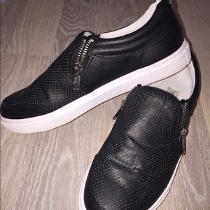 Steve Madden black holy slip-ons